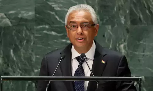 Mauritius PM Ramgoolam Arrives in Mumbai