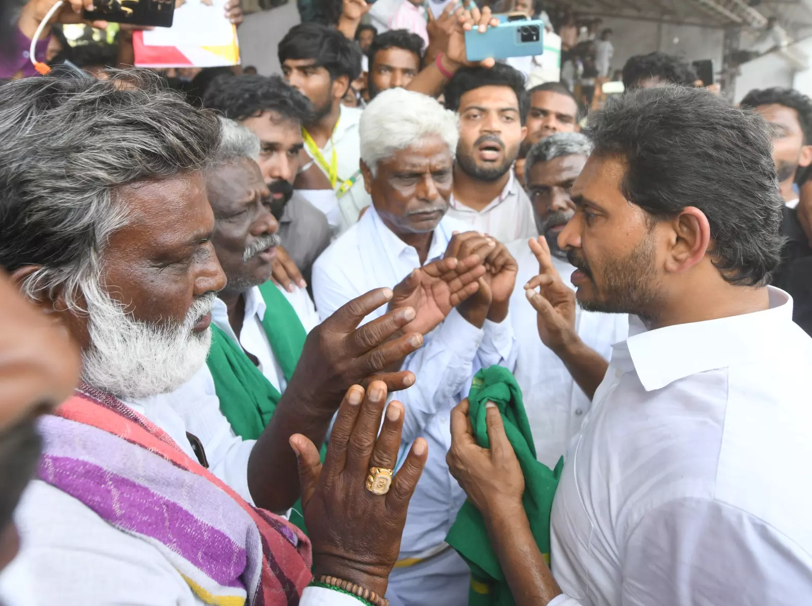 Artificial Shortage of Urea in AP Becomes Rs 250 cr Scam: Jagan