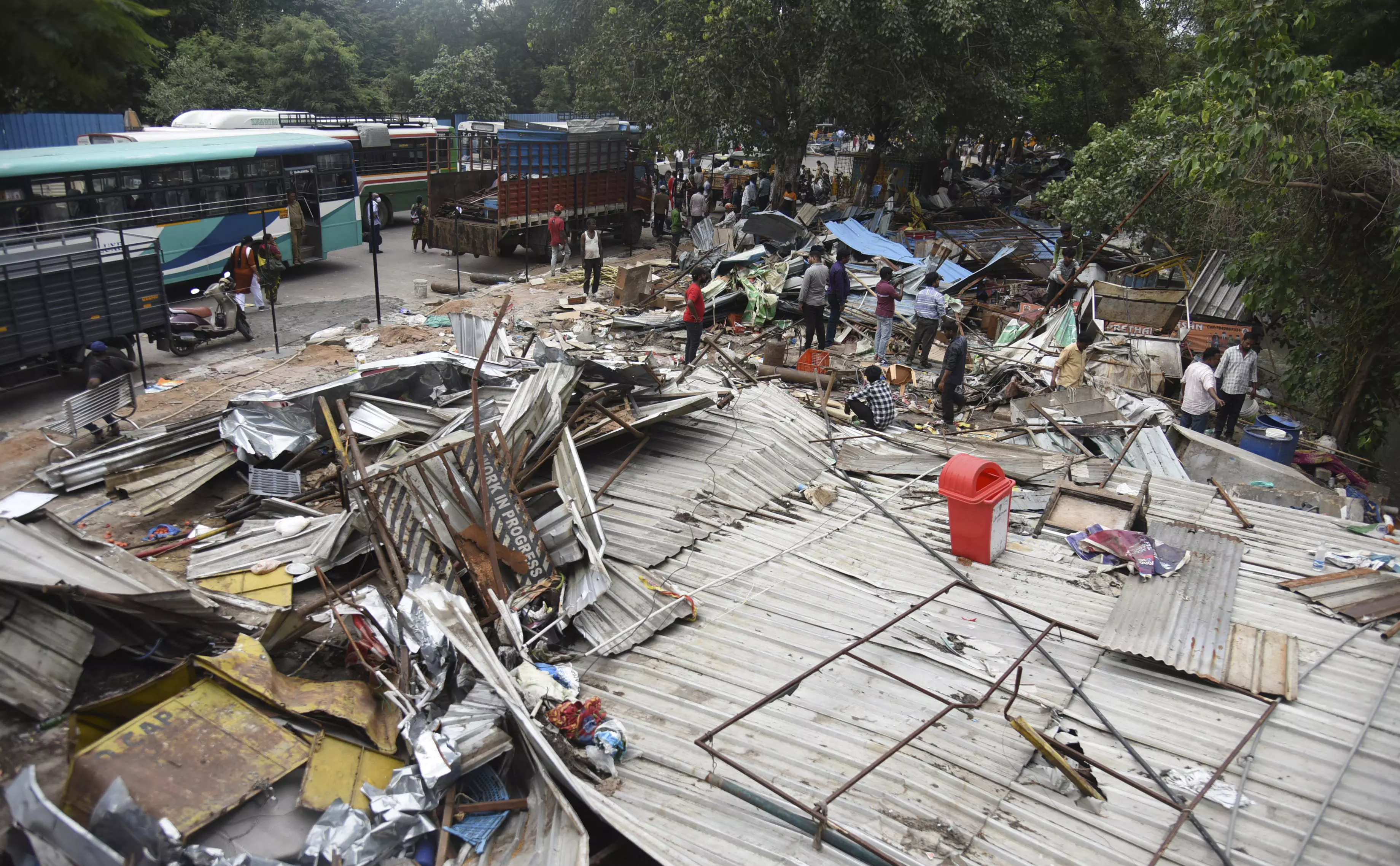 SCB Clears 16 Illegal Shops