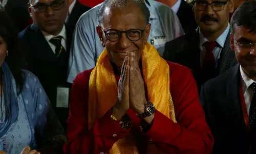 Mauritius PM Ramgoolam Visits Kashi Vishwanath Temple