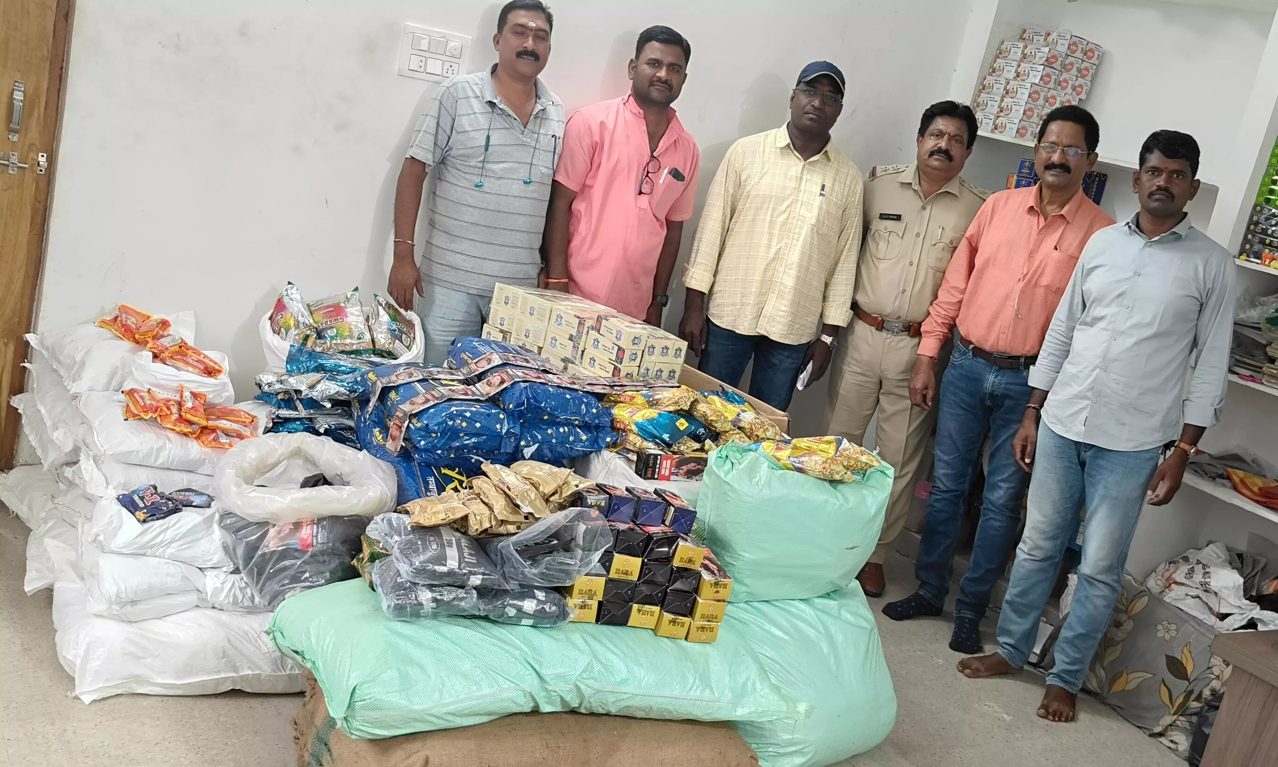 Cops Seize Gutka Products Worth Rs 10 Lakh