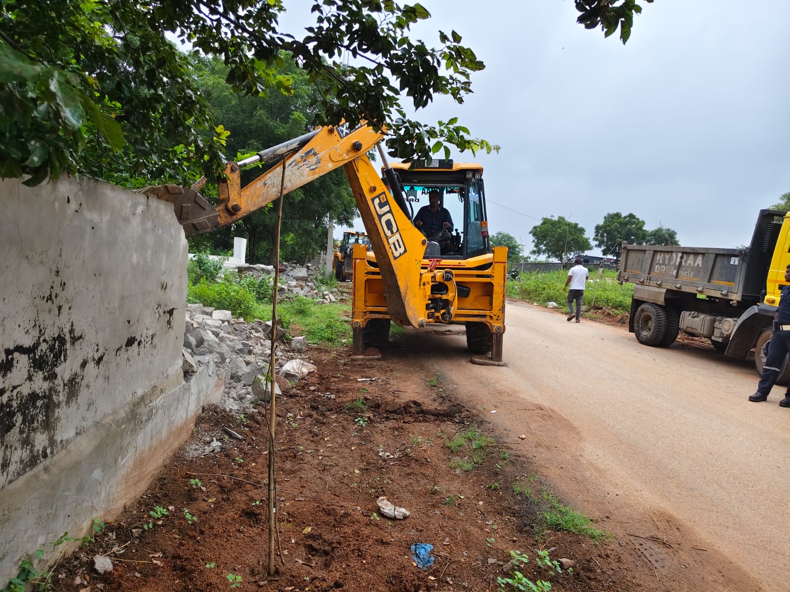 HYDRAA Reclaims Land Worth Rs 500 Crore from Encroachers