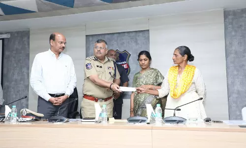 Senior Maoist Leader Surrenders Before DGP