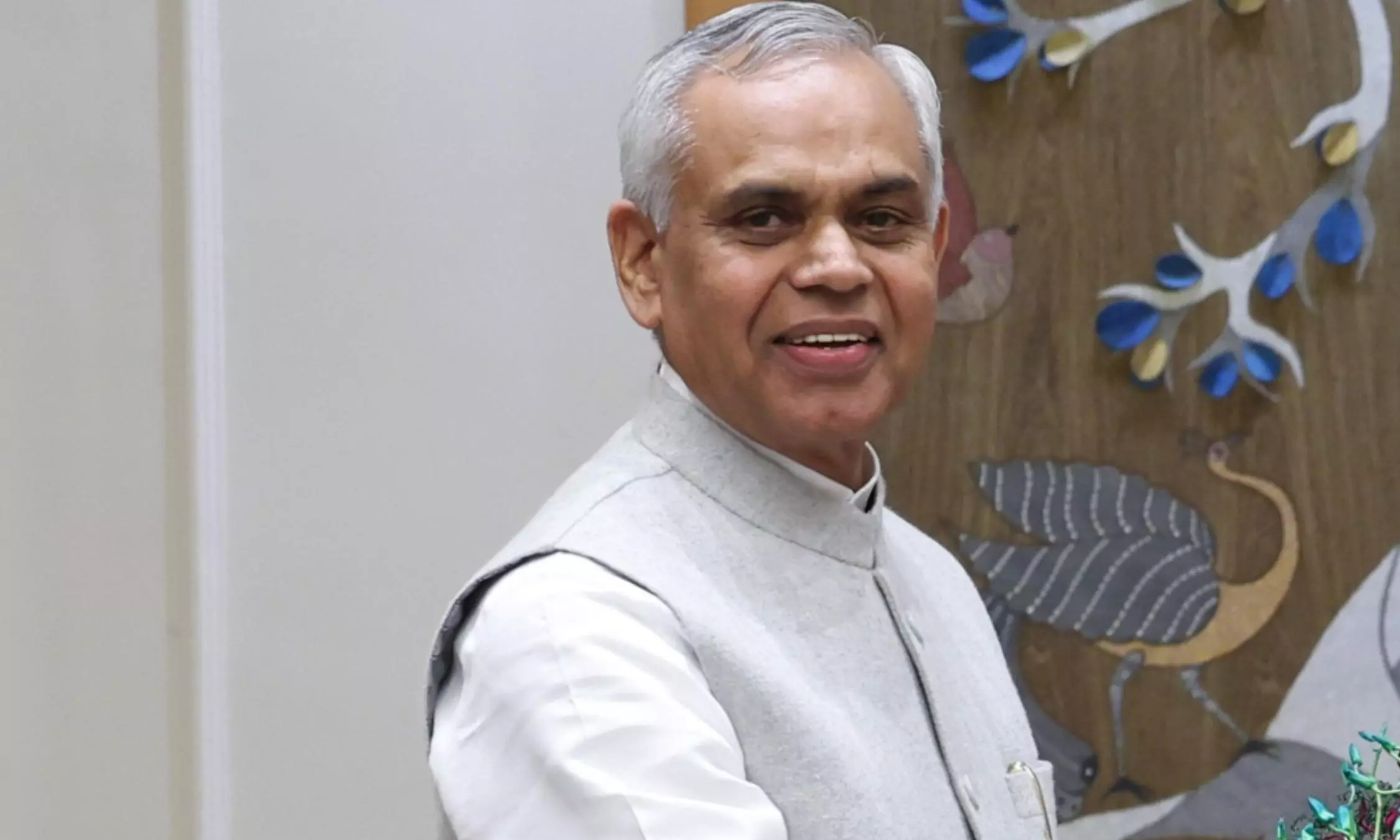Gujarat Governor Devvrat to Assume Maharashtra Charge Today