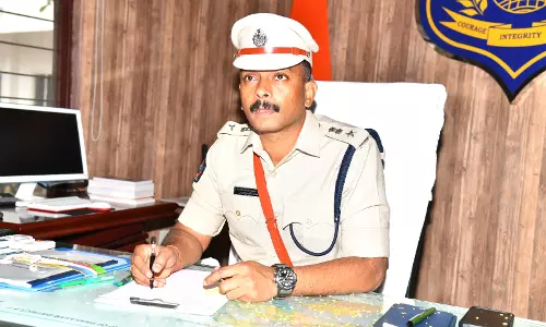 Harshavardhan Raju Takes Charge As Prakasam SP; Damodar Receives Grand Farewell