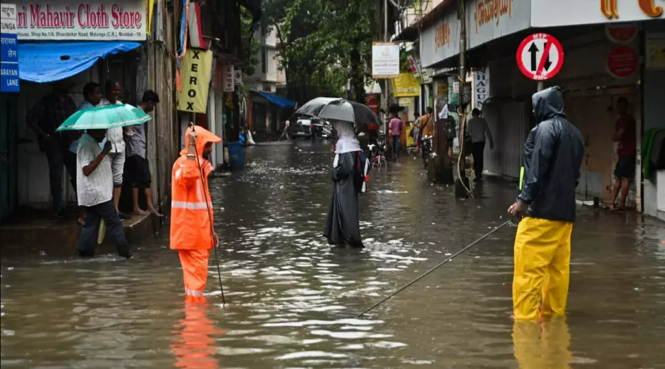 IAF Rescues 11 from Flooded Beed; Army Deployed