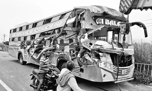 Road Crash in UP Leaves Four Pilgrims Dead