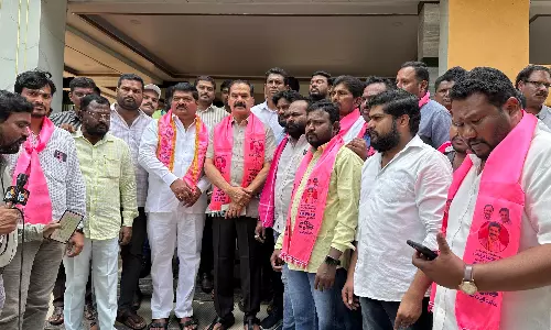 BRS Leaders Demand Srihari’s Resignation