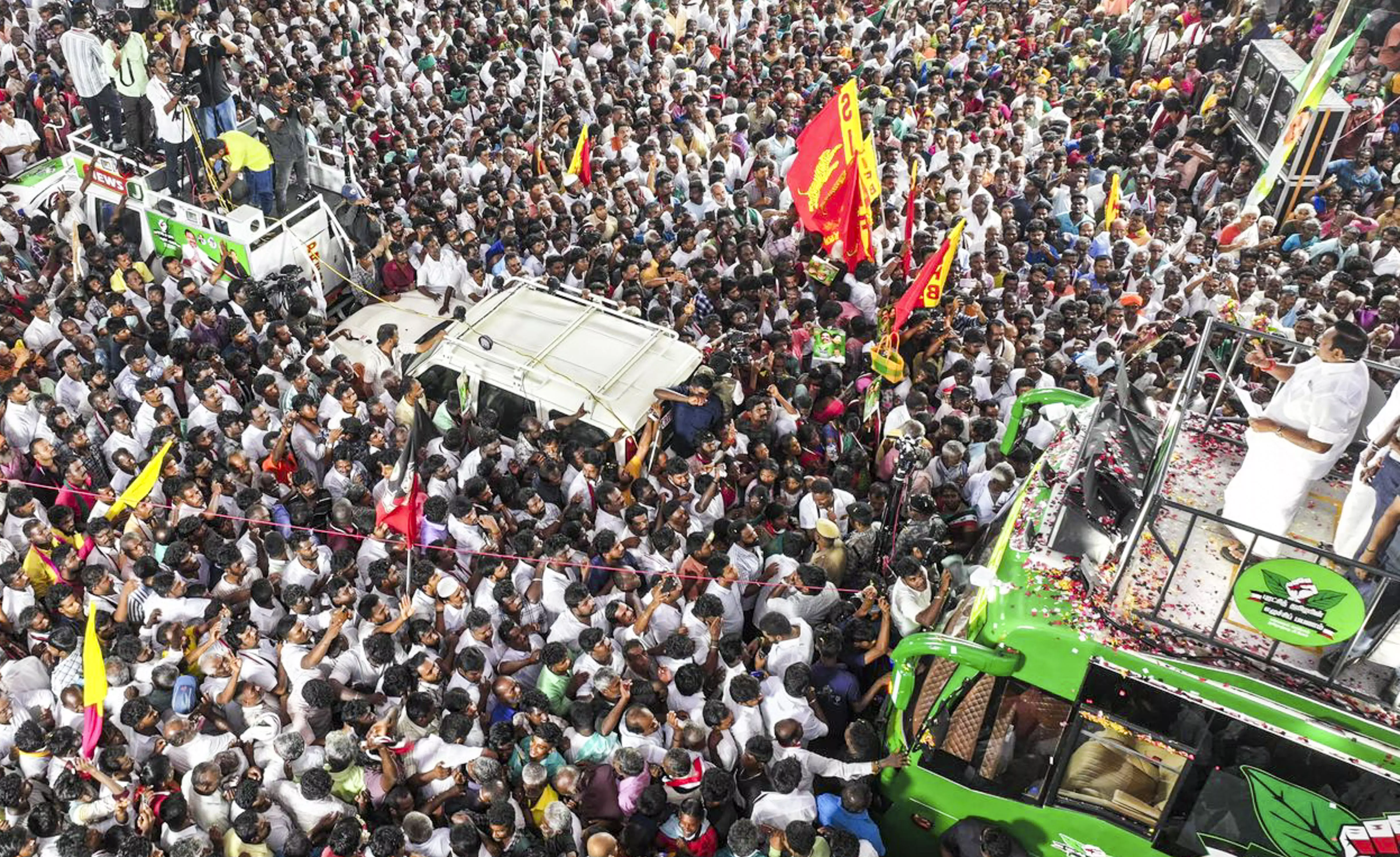 EPS Rules Out Re-entry of OPS, Dhinakaran into AIADMK