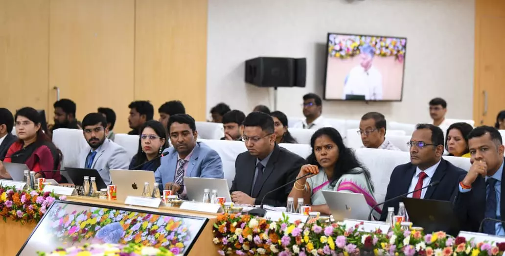 Achieve 15 Per Cent Growth, CM Naidu Tells Collectors