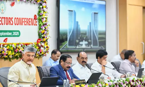 Continue Swach Andhra campaign: AP CM Tells District Collectors