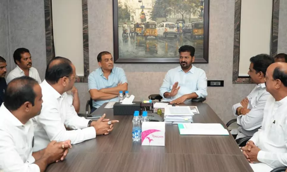 Telangana CM Meets Tollywood Employee Federation Members