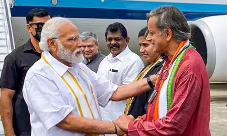 Tharoor Wishes Modi ‘Continued Success In Service Of Nation’ on Birthday
