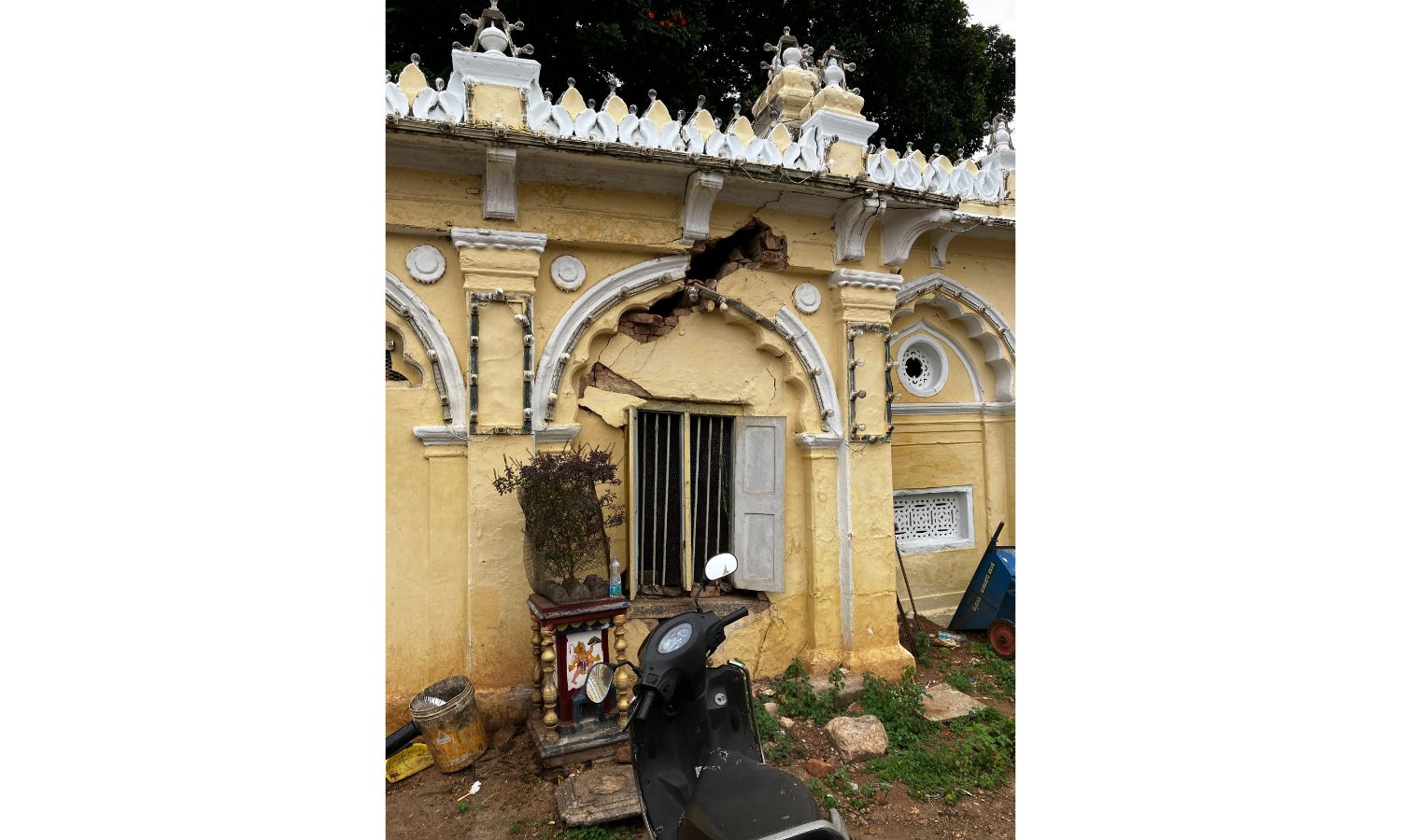 Mysore Priest Family Fears Temple Collapse Near Palace Wall