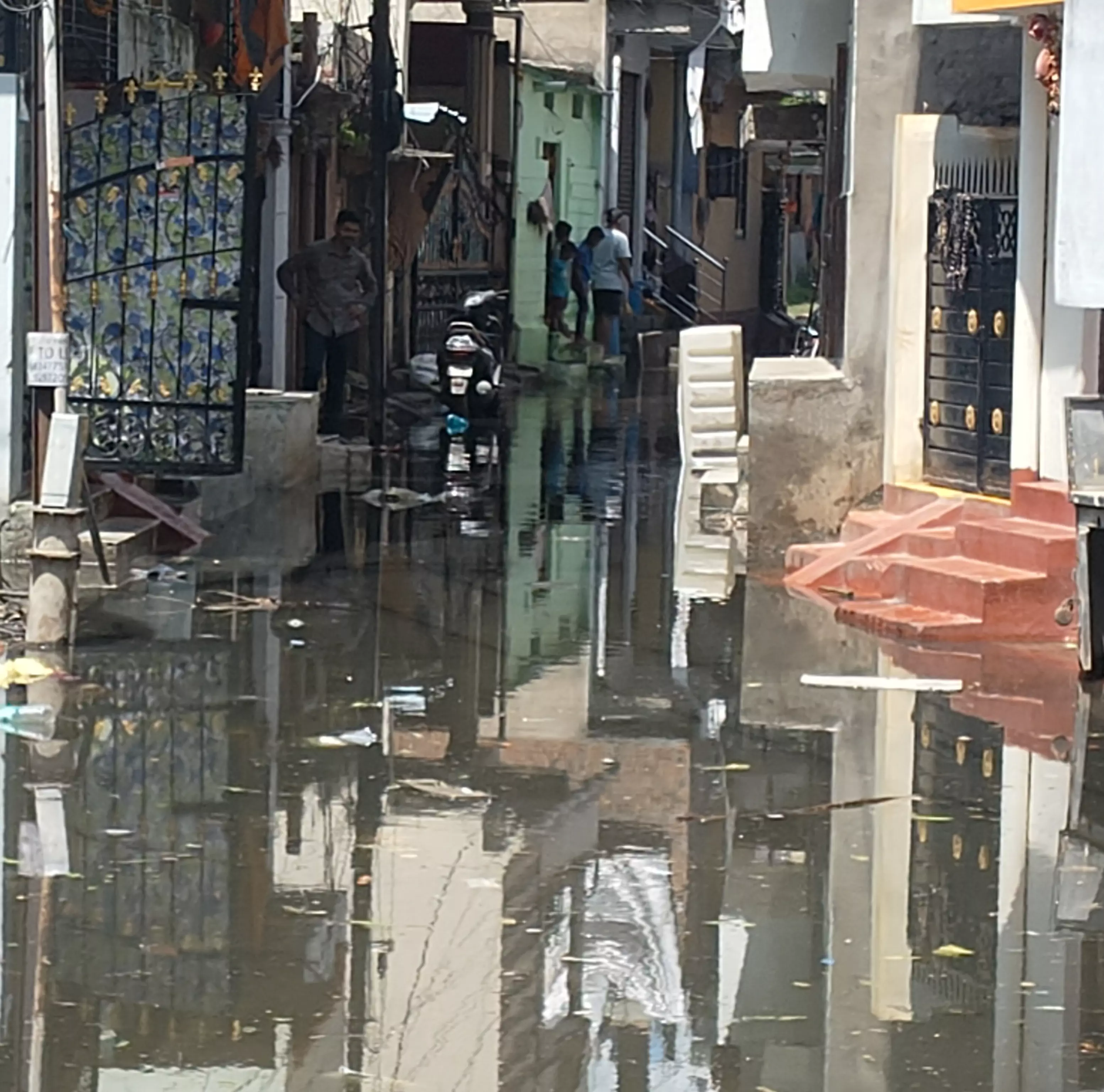 Heavy Rain Floods Hyderabad, Causes Traffic Chaos