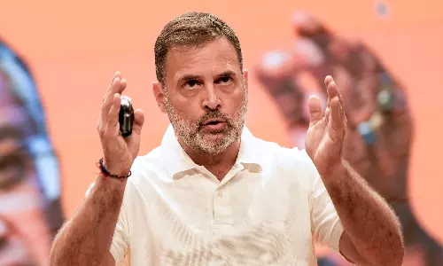 Chunaav Ka Chawkidaar Protected Vote Chors ??: Rahuls Dig at EC Chunaav Ka Chawkidaar Protected Vote Chors ??: Rahuls Dig at EC