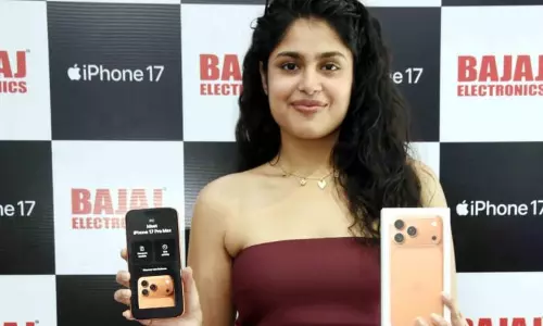 Actress Faria Abdullah Unveils the All-New iPhone 17 Series at Bajaj Electronics, Hyderabad Actress Faria Abdullah Unveils the All-New iPhone 17 Series at Bajaj Electronics, Hyderabad