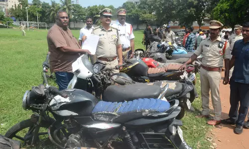 Cops Return 346 Vehicles To Owners In Vizag
