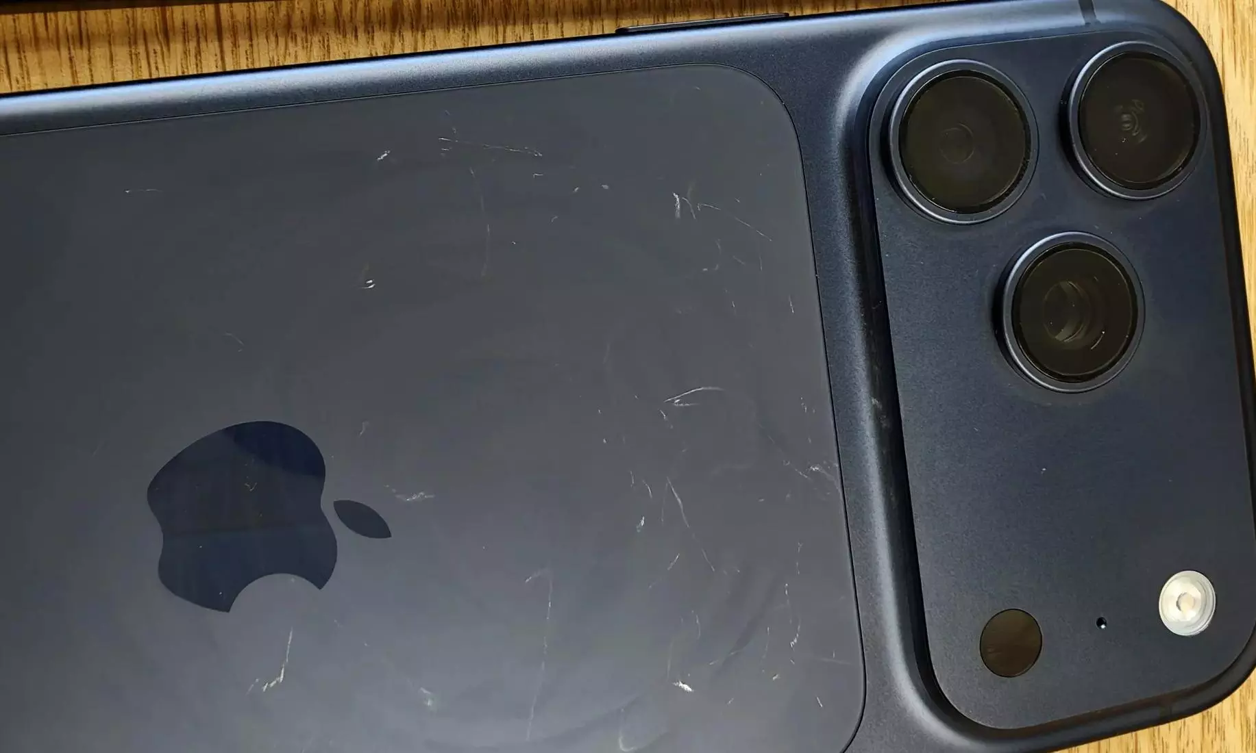 Apple iPhone 17 Shoppers Notice Scratches on Blue Pro, Black Air