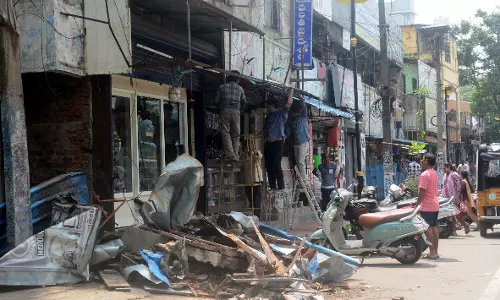 Under Operation Lungs 2.0, GVMC Removes 1,053 Encroachments Under Operation Lungs 2.0, GVMC Removes 1,053 Encroachments