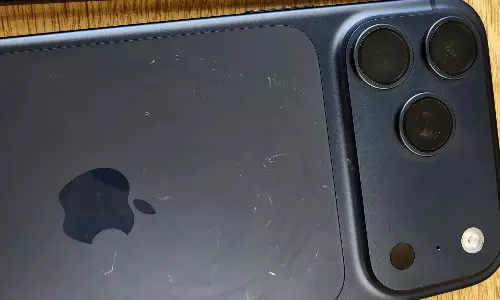 Apple iPhone 17 Shoppers Notice Scratches on Blue Pro, Black Air Apple iPhone 17 Shoppers Notice Scratches on Blue Pro, Black Air