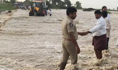 Flood Waters Strand Bus In Nandyal, Passengers Rescued