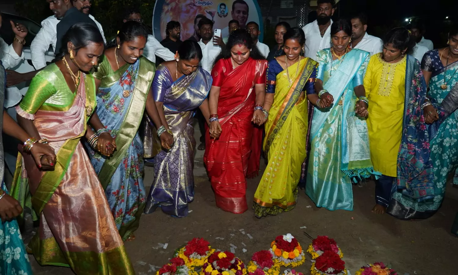 Kavitha Performs Bathukamma in Chintamadaka