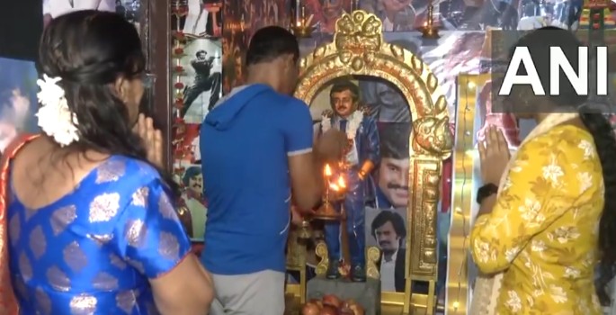 Rajinikanth Fan Creates Unique Navaratri Kolu
