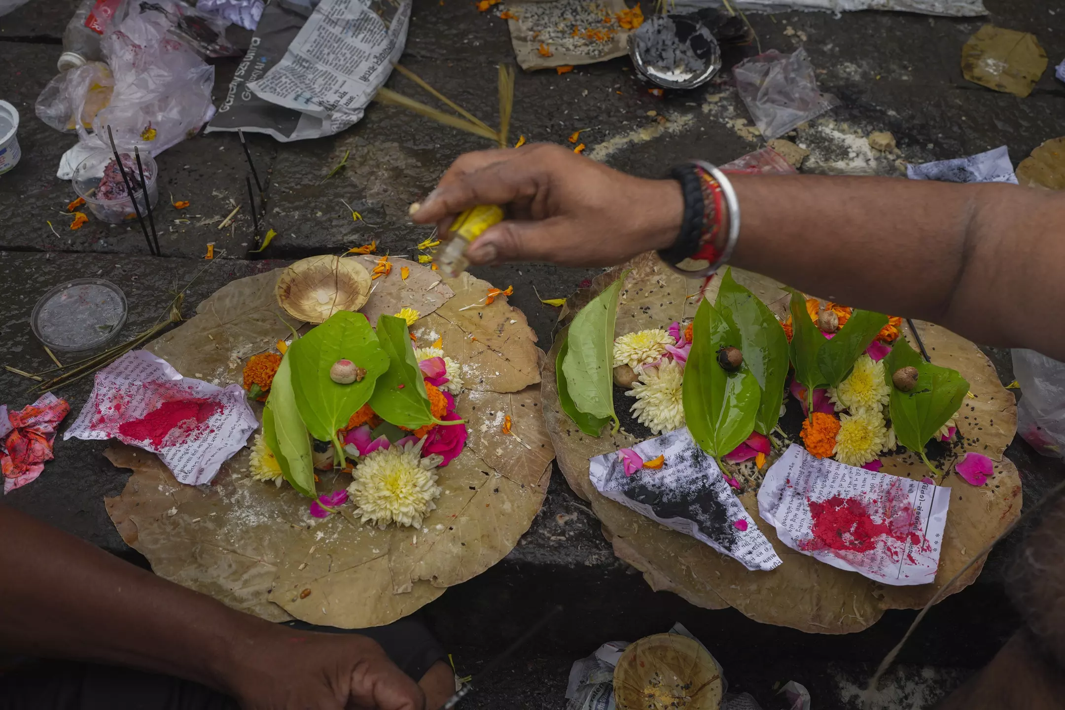 Mahalaya Amavasya observed in Nizamabad, Kamareddy Mahalaya Amavasya observed in Nizamabad, Kamareddy