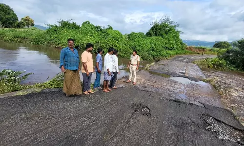 Stream Overflow, Traffic Disrupted Across Several Villages In Ardhaveedu Stream Overflow, Traffic Disrupted Across Several Villages In Ardhaveedu