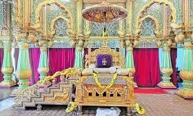 Scion of Erstwhile Mysore Royal Family Ascends Golden Throne