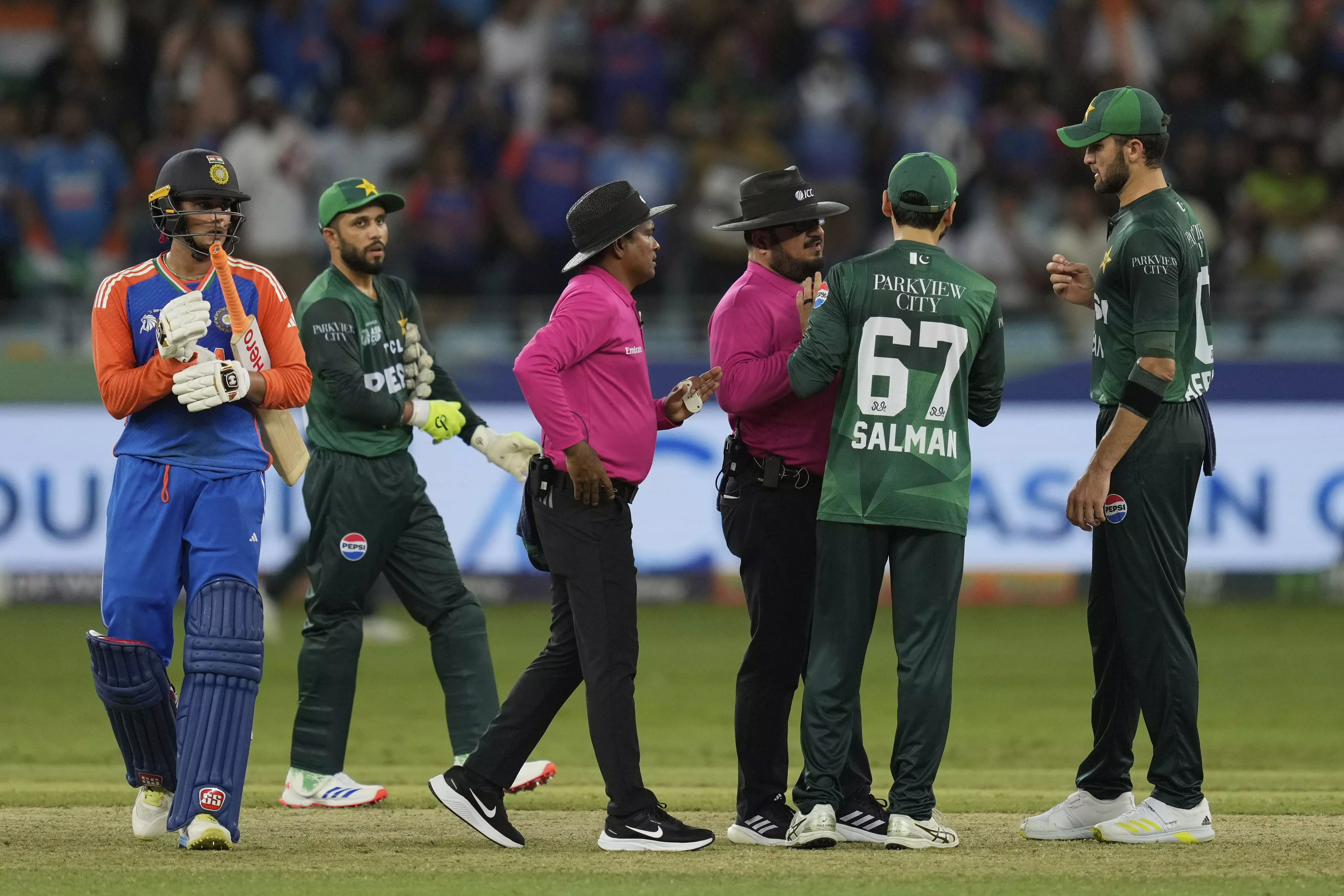 India Again Refuse Handshake with Pakistan at Asia Cup