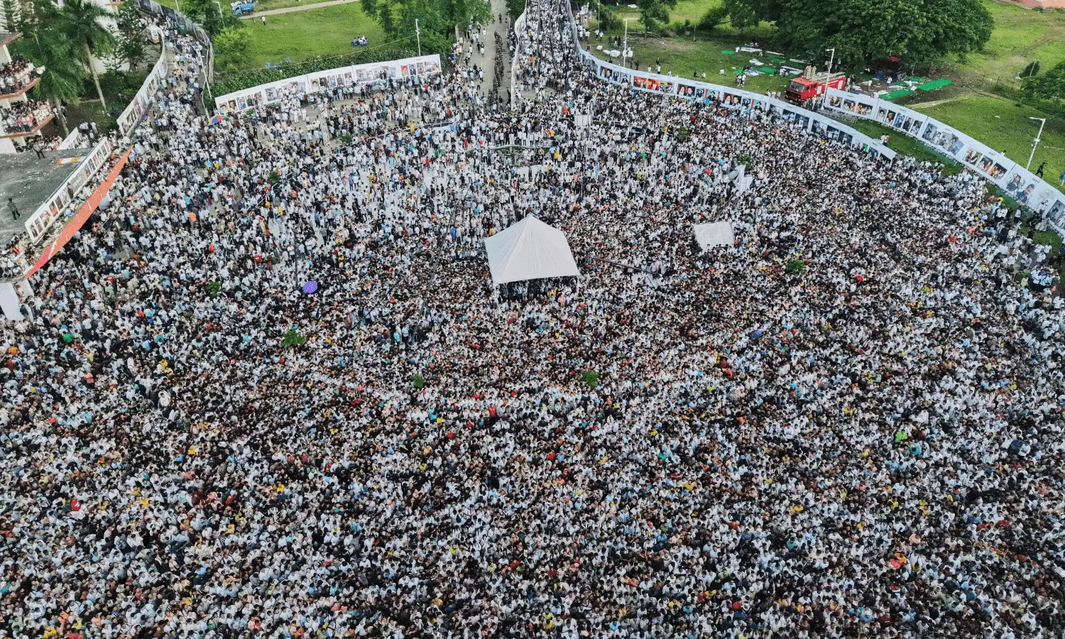 Fans Flock To Guwahati Stadium To Bid Final Goodbye To Zubeen Da