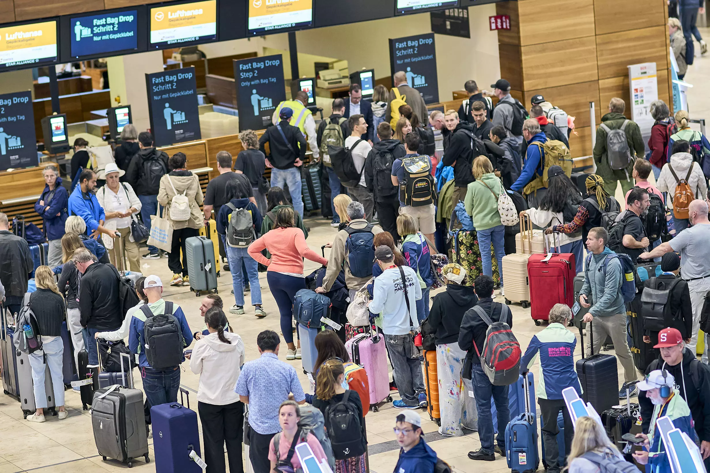 European Airports Struggle to Fix Check-in Glitch After Cyberattack European Airports Struggle to Fix Check-in Glitch After Cyberattack