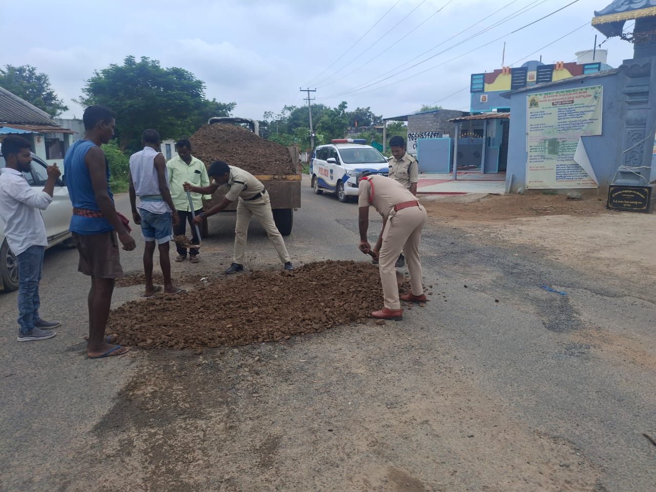 Police Step In to Resolve Urea Fertilizer Crisis in Mahbubabad