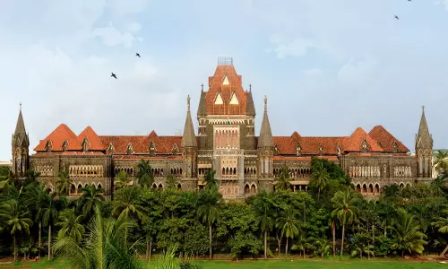 Bombay HC Bench Recuses from Hearing Pleas Against Maratha Quota Bombay HC Bench Recuses from Hearing Pleas Against Maratha Quota
