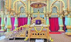 Scion of Erstwhile Mysore Royal Family Ascends Golden Throne