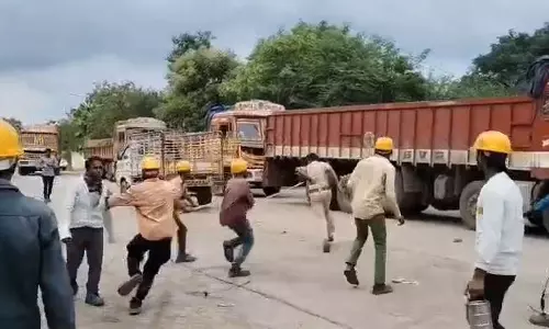 Migrant Workers Hurl Stones at Police During Protest at Telangana Factory