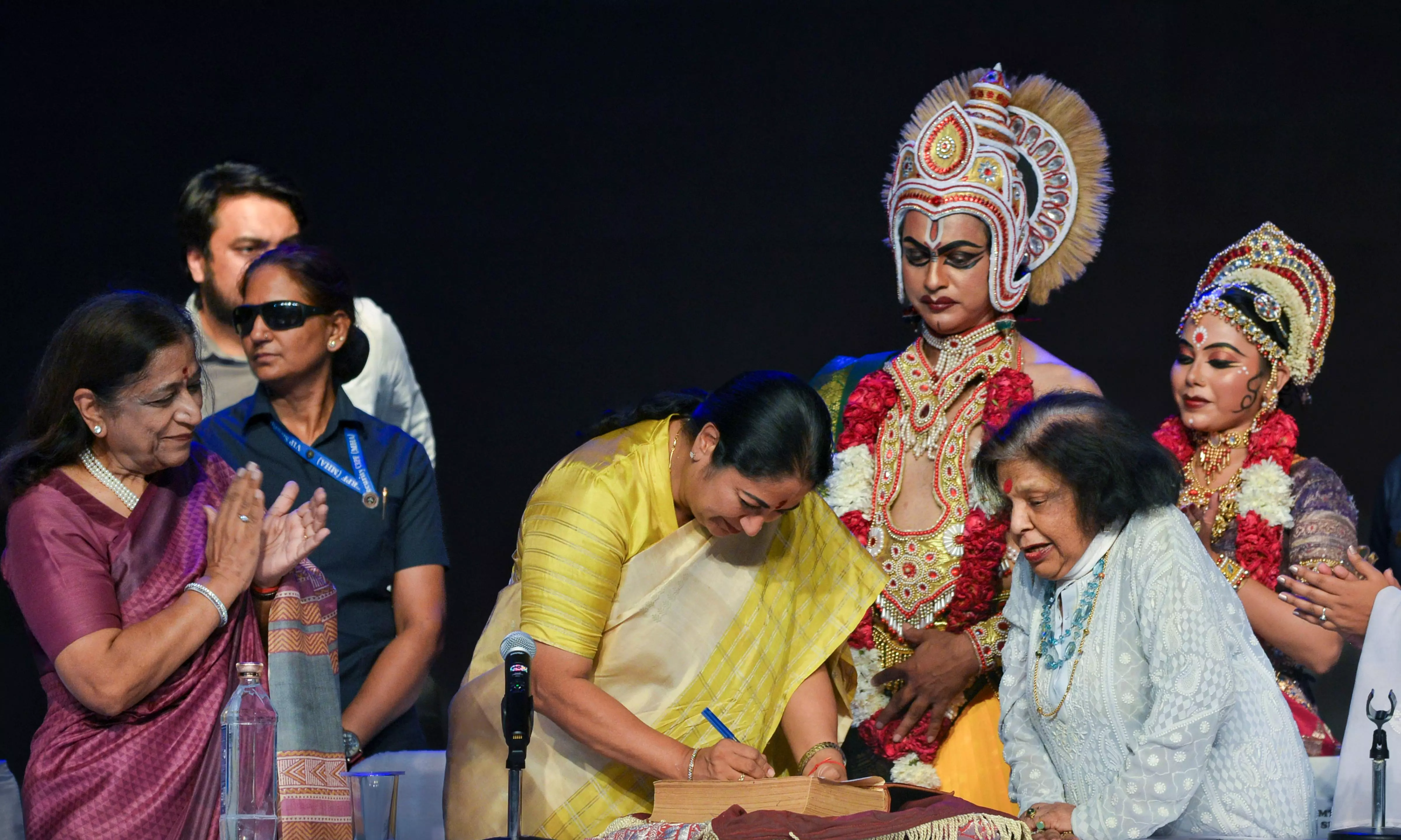 Ram Rajya Should Come: Delhi CM  Allows Durga Puja Till Midnight