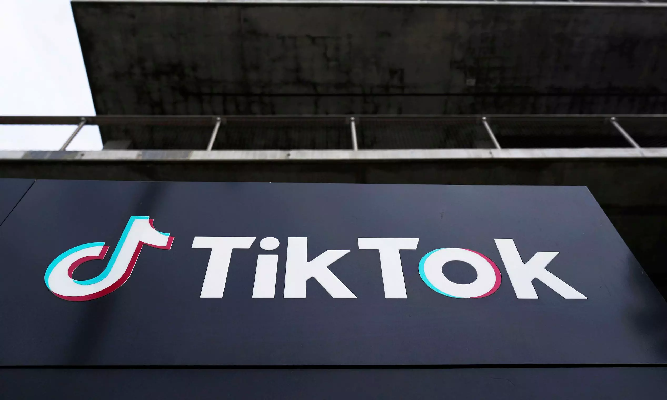 TikToks Algorithm to be Licensed to US Joint Venture Led by Oracle, Silver Lake