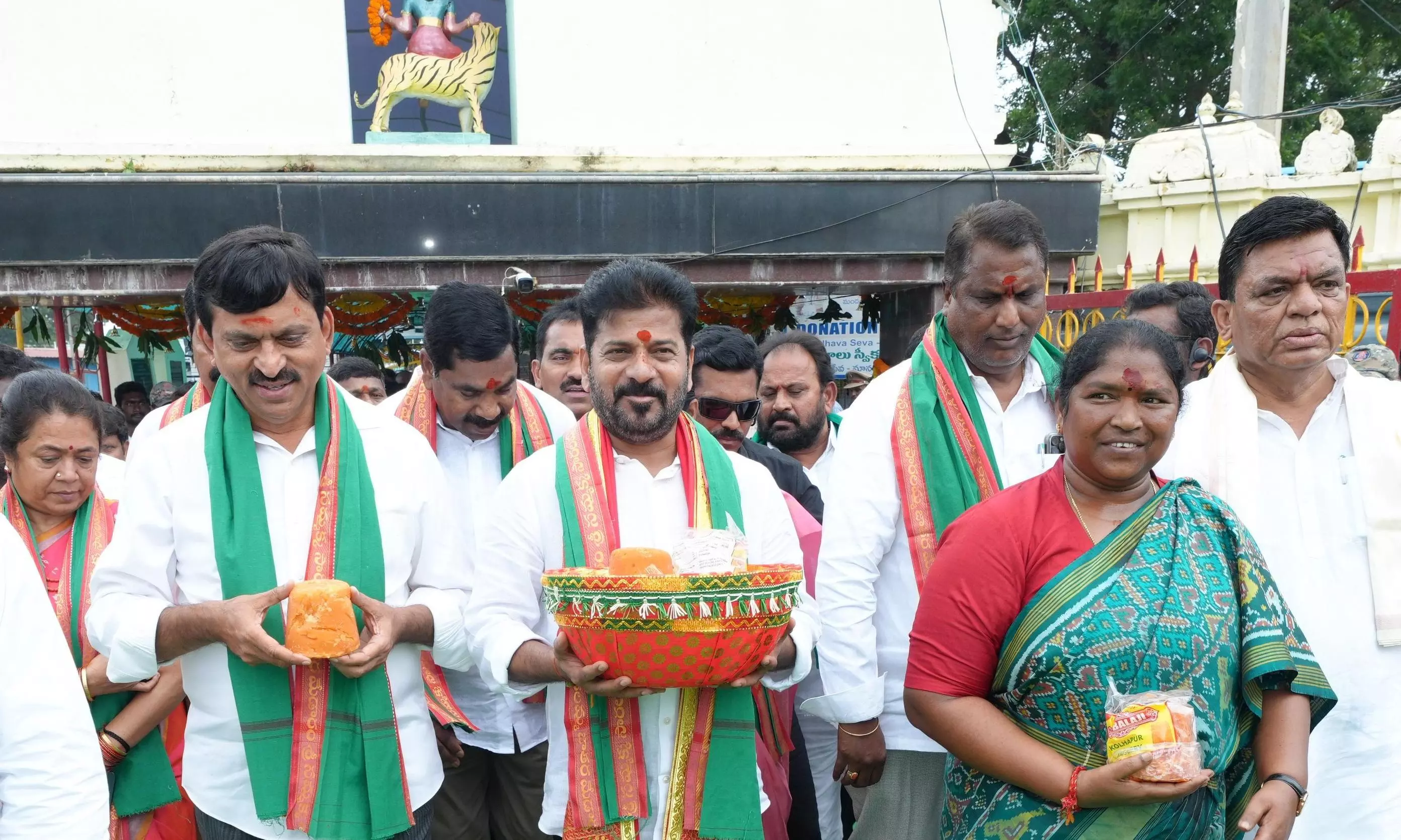 Seethakka Lauds CM’s Medaram Temple Plan Seethakka Lauds CM’s Medaram Temple Plan
