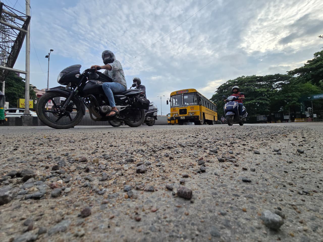 Loose Gravel Causes Hundreds of Deaths in Hyderabad