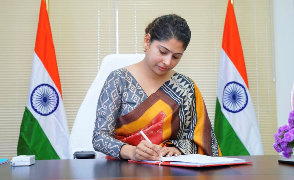 Smita Sabharwal Challenges Kaleshwaram Report in Telangana HC
