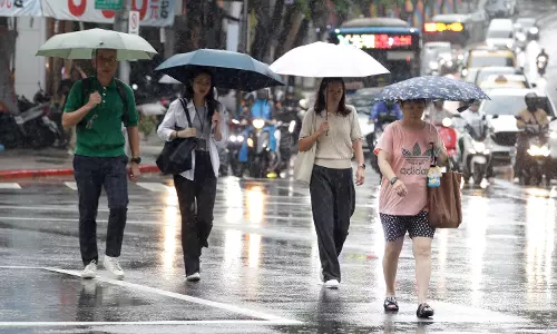 China Cancels Schools and Flights as it Braces for Typhoon Ragasa