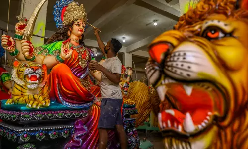 Navaratri 2025 Day 2: Goddess Brahmacharini, Significance, Puja Timings, Mantras, Colours