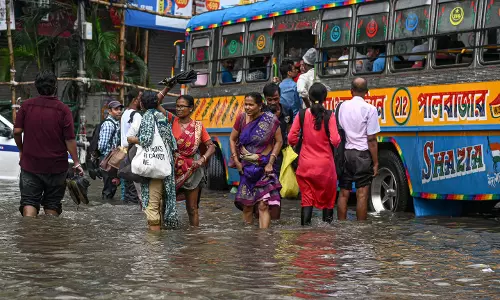 Cloudburst-like Rain Takes 8 Lives in Kolkata