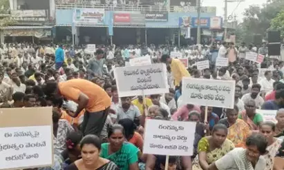 Fishermen Protest in Uppada Against Pharma Waste Discharge