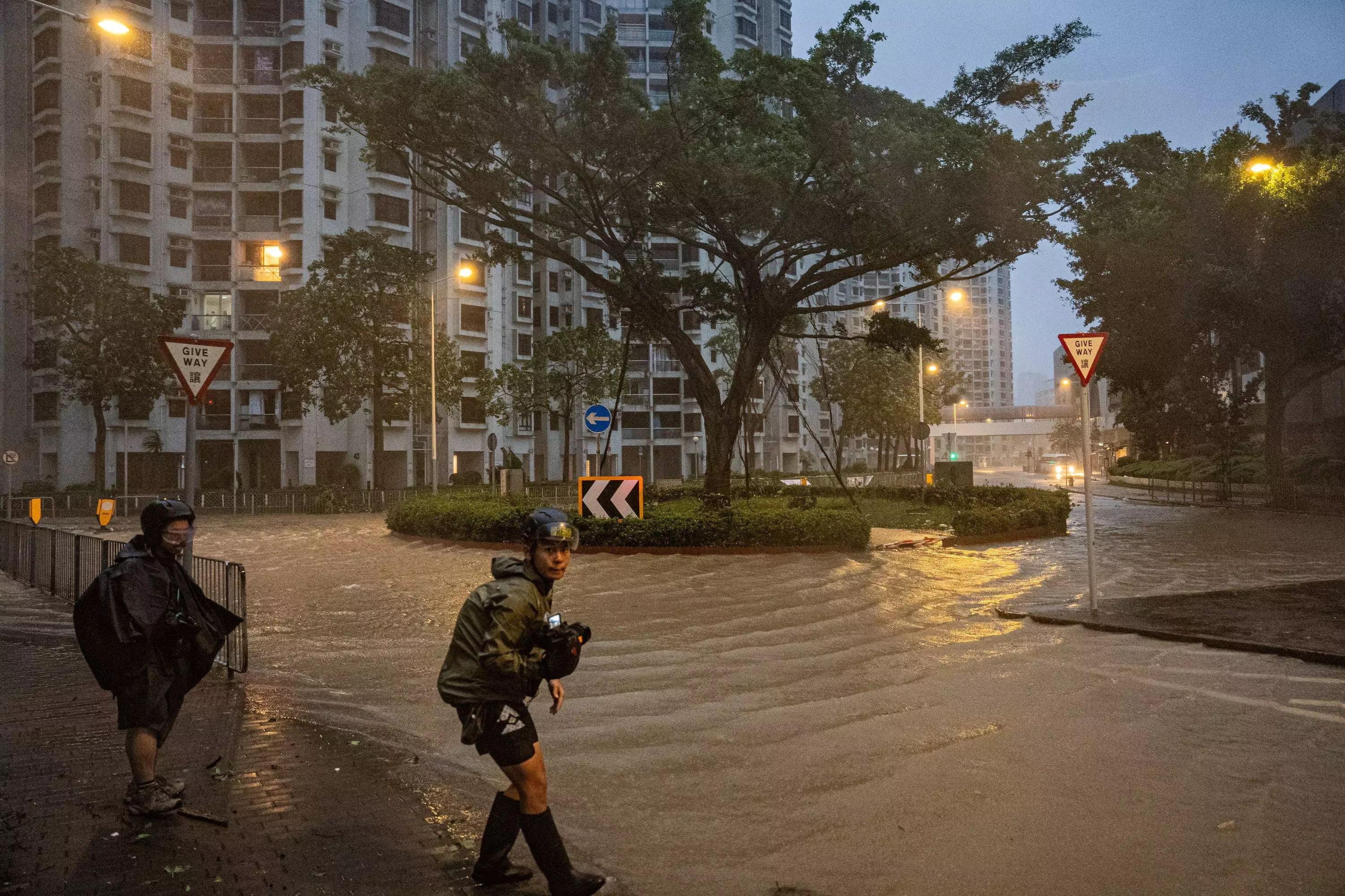 Typhoon Ragasa Batters Hong Kong, China