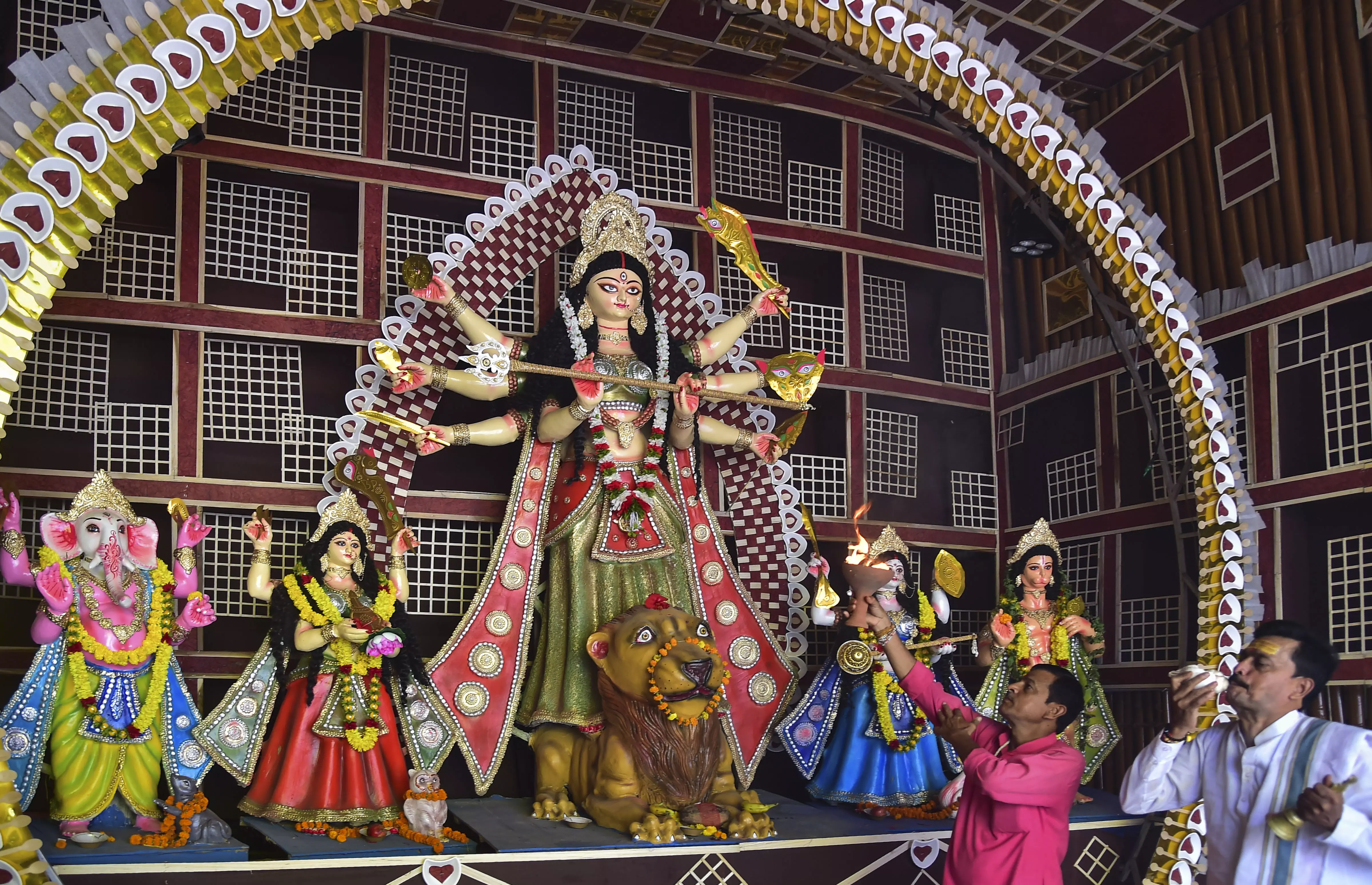 Navaratri 2025 Day 3: Goddess Chandraghanta, Significance, Puja Timings, Mantras, Colours