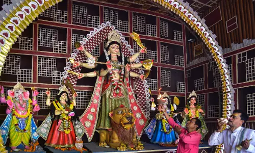 Navaratri 2025 Day 3: Goddess Chandraghanta, Significance, Puja Timings, Mantras, Colours